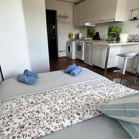 I 10-minutes From Old Town Apartment *